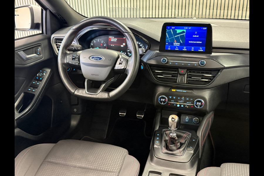 Ford Focus 1.0 EcoBoost ST Line PANO NAVI PDC LED B&O SOUND KEYLESS PDC V+A