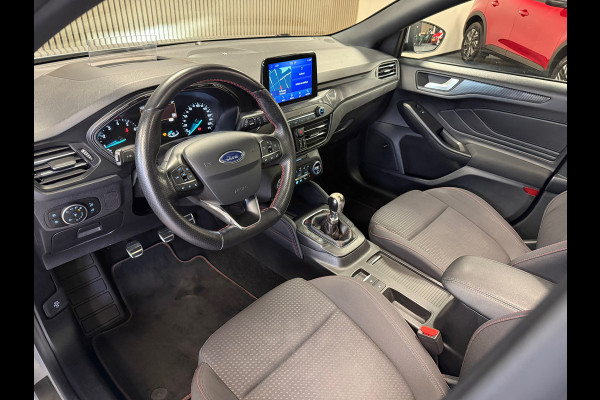 Ford Focus 1.0 EcoBoost ST Line PANO NAVI PDC LED B&O SOUND KEYLESS PDC V+A