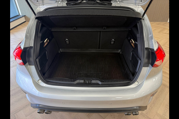 Ford Focus 1.0 EcoBoost ST Line PANO NAVI PDC LED B&O SOUND KEYLESS PDC V+A