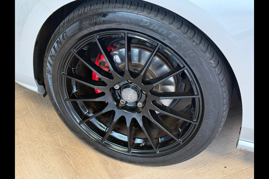 Ford Focus 1.0 EcoBoost ST Line PANO NAVI PDC LED B&O SOUND KEYLESS PDC V+A