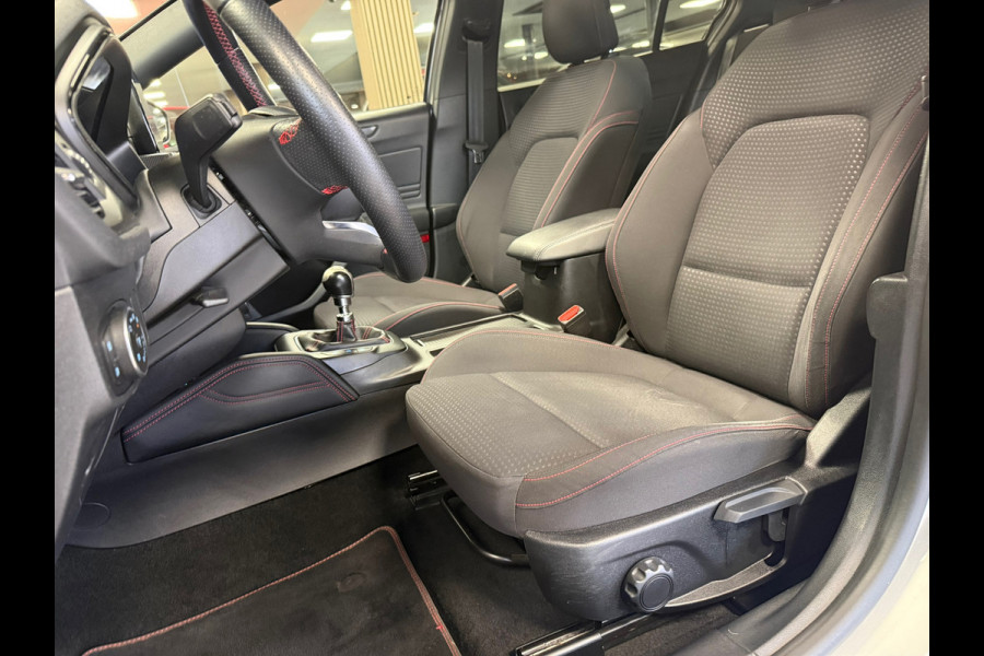 Ford Focus 1.0 EcoBoost ST Line PANO NAVI PDC LED B&O SOUND KEYLESS PDC V+A