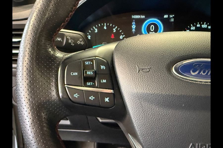 Ford Focus 1.0 EcoBoost ST Line PANO NAVI PDC LED B&O SOUND KEYLESS PDC V+A