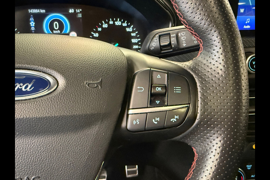 Ford Focus 1.0 EcoBoost ST Line PANO NAVI PDC LED B&O SOUND KEYLESS PDC V+A