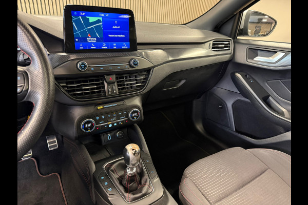 Ford Focus 1.0 EcoBoost ST Line PANO NAVI PDC LED B&O SOUND KEYLESS PDC V+A