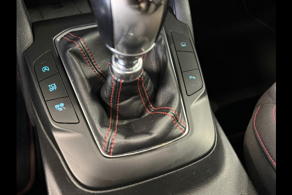 Ford Focus 1.0 EcoBoost ST Line PANO NAVI PDC LED B&O SOUND KEYLESS PDC V+A