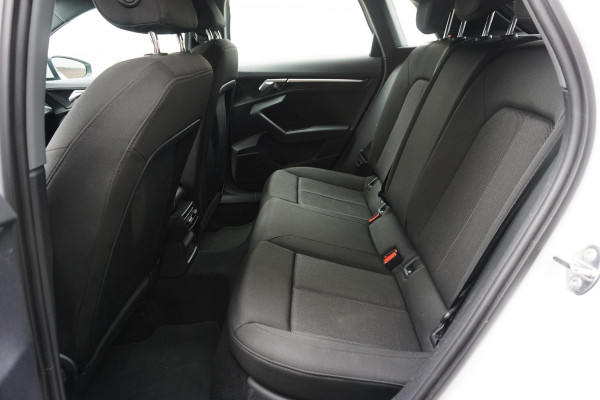 Audi A3 Sportback 35 TFSI150PK/Digitaal Dashboard/Camera/Automatisch inparkeer hulpsysteem.