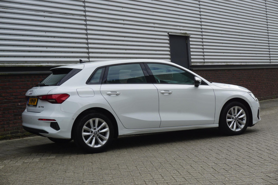 Audi A3 Sportback 35 TFSI150PK/Digitaal Dashboard/Camera/Automatisch inparkeer hulpsysteem.
