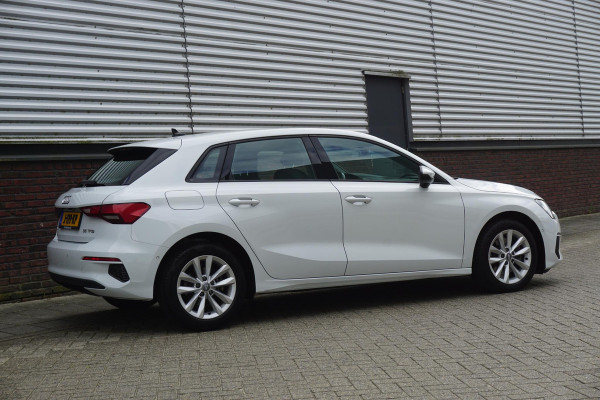 Audi A3 Sportback 35 TFSI150PK/Digitaal Dashboard/Camera/Automatisch inparkeer hulpsysteem.