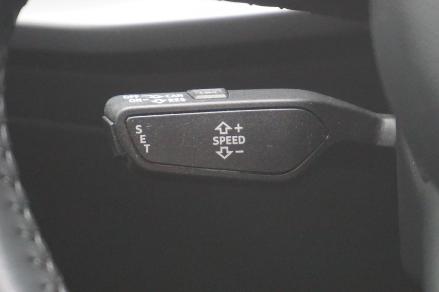 Audi A3 Sportback 35 TFSI150PK/Digitaal Dashboard/Camera/Automatisch inparkeer hulpsysteem.