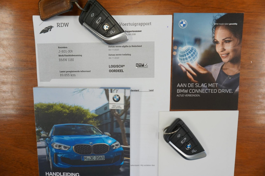 BMW 1-serie 118i 140PK Sport-line/Panodak/Camera/ParkingPack/ Dealeronderhouden.