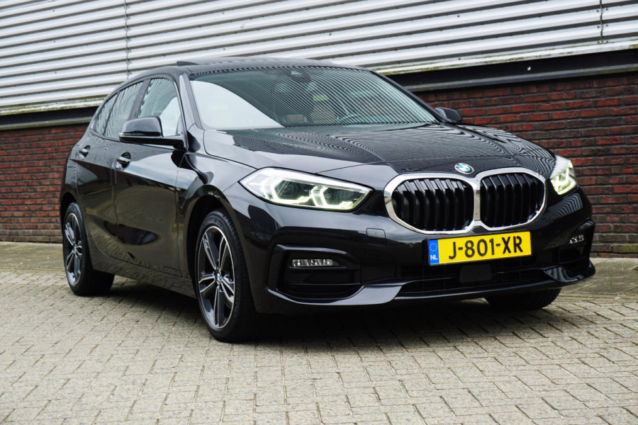 BMW 1-serie 118i 140PK Sport-line/Panodak/Camera/ParkingPack/ Dealeronderhouden.
