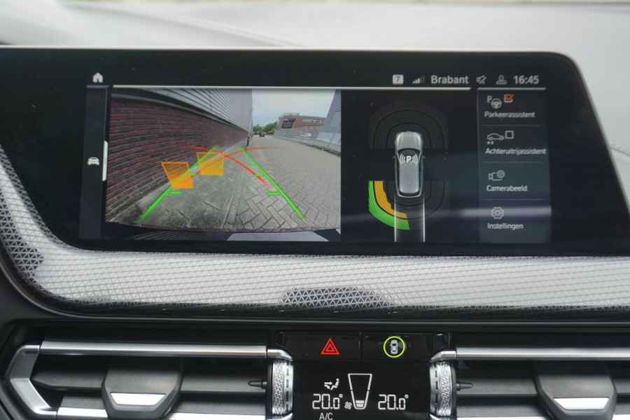 BMW 1-serie 118i 140PK Sport-line/Panodak/Camera/ParkingPack/ Dealeronderhouden.