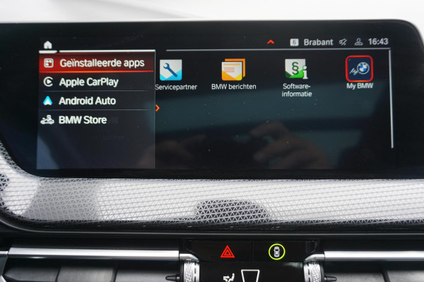 BMW 1-serie 118i 140PK Sport-line/Panodak/Camera/ParkingPack/ Dealeronderhouden.