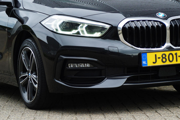 BMW 1-serie 118i 140PK Sport-line/Panodak/Camera/ParkingPack/ Dealeronderhouden.