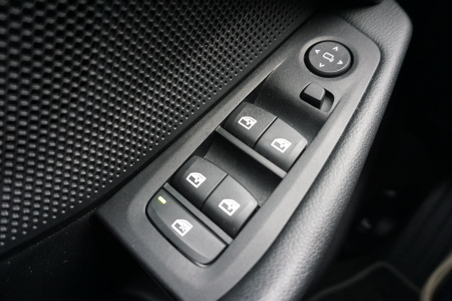 BMW 1-serie 118i 140PK Sport-line/Panodak/Camera/ParkingPack/ Dealeronderhouden.