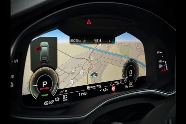 Audi A6 Avant 55 TFSI e quattro Competition Panoramadak|B&O|Matrix|RS-Stoelen|Camera|Stuurverwarming