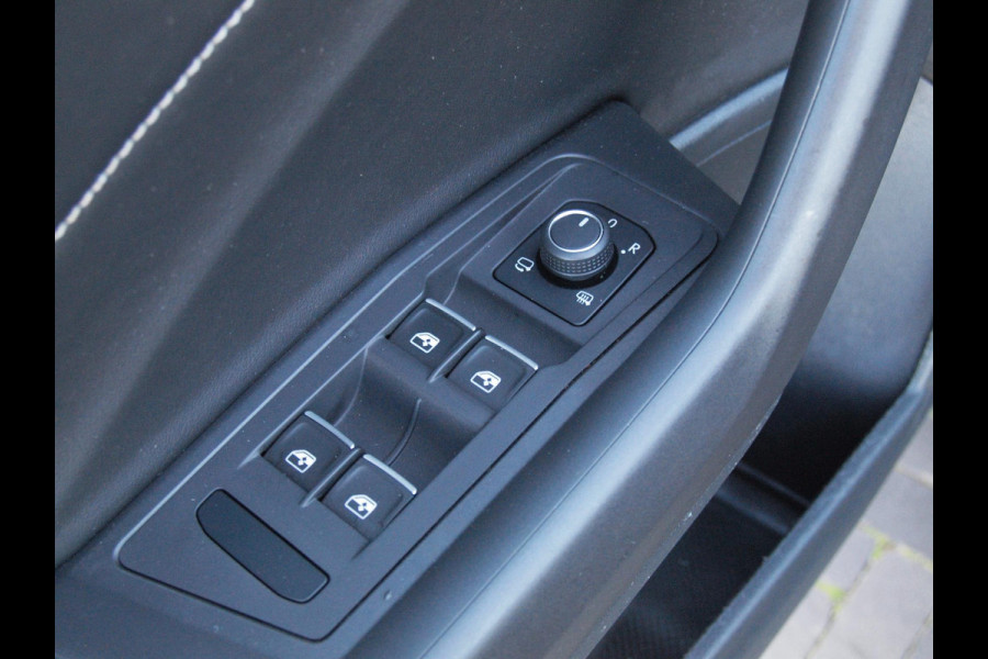 Volkswagen T-Roc Cabrio 1.5 TSI R-Line | Nieuw Model | Black Optic Pakket | Camera | NL-Auto |