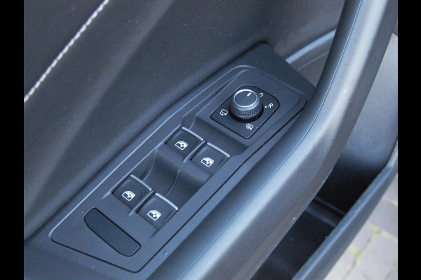 Volkswagen T-Roc Cabrio 1.5 TSI R-Line | Nieuw Model | Black Optic Pakket | Camera | NL-Auto |