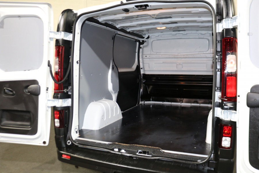 Renault Trafic 2.0 dCi 120pk L1 H1 Airco Navigatie 2x Schuifdeur