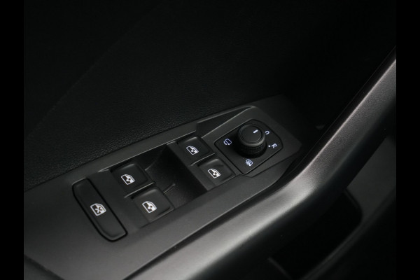 Volkswagen T-Cross 1.0 TSI 115pk DSG Life Edition navigatie Camera Acc Pdc Lm Velgen Carplay Argon