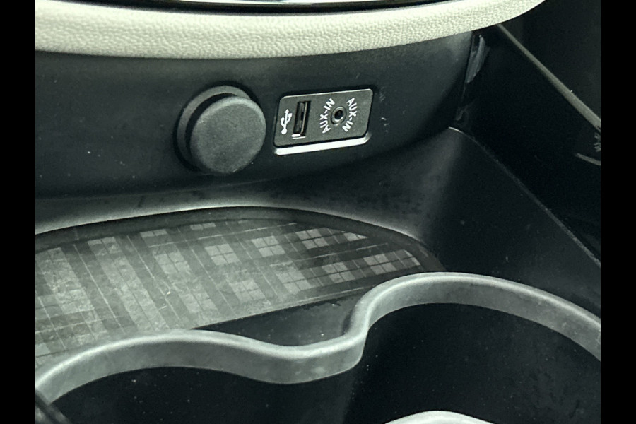 MINI Clubman 1.5 Cooper Salt Serious Business(Goed OnderH, Navi, Parkeersensoren, StoelV, Cruise Con, Airco, Etc)