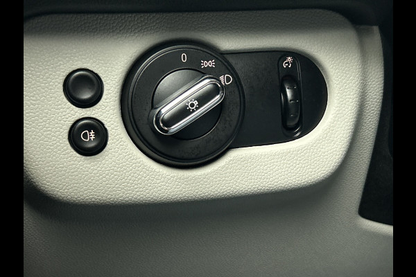 MINI Clubman 1.5 Cooper Salt Serious Business(Goed OnderH, Navi, Parkeersensoren, StoelV, Cruise Con, Airco, Etc)