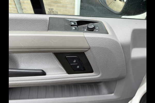 Volkswagen Crafter 35 2.0 TDI 141 PK Euro 6 L3H3 Automaat/CarPlay/trekhaak/cruise control