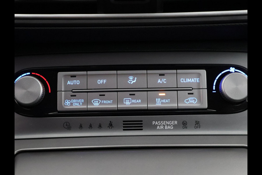 Hyundai Kona PRIMIUM EV 64 KWH 1e EIG ACCU 92% GARANTIE 10-2030 BEREIK 466 KM ! LEDER. STUUR/STOEL VERWARMING.DODE HOEK DETECTIE