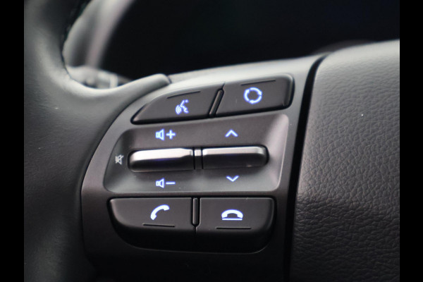 Hyundai Kona PRIMIUM EV 64 KWH 1e EIG ACCU 92% GARANTIE 10-2030 BEREIK 466 KM ! LEDER. STUUR/STOEL VERWARMING.DODE HOEK DETECTIE