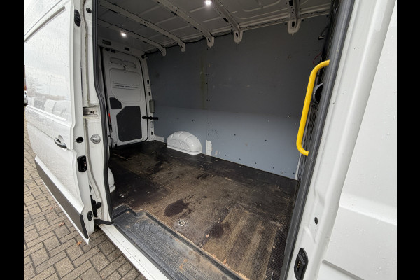 Volkswagen Crafter 35 2.0 TDI 141PK Euro 6 L3H3 CarPlay/cruise control/trekhaak