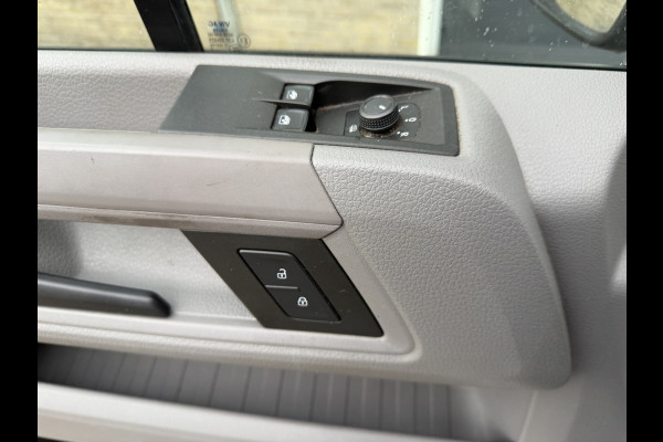 Volkswagen Crafter 35 2.0 TDI 141PK Euro 6 L3H3 CarPlay/cruise control/trekhaak