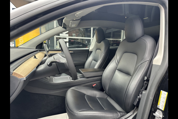 Tesla Model Y Long Range AWD 75 kWh DUAL MOTOR  / AUTOPILOT / TREKHAAK / STOEL & STUURVERW / PANO