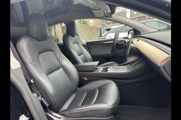 Tesla Model Y Long Range AWD 75 kWh DUAL MOTOR  / AUTOPILOT / TREKHAAK / STOEL & STUURVERW / PANO