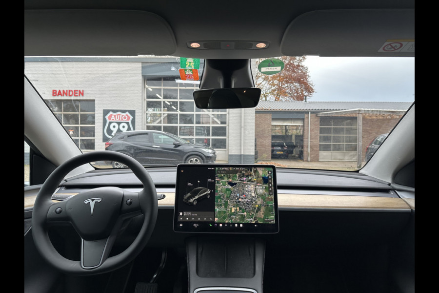 Tesla Model Y Long Range AWD 75 kWh DUAL MOTOR  / AUTOPILOT / TREKHAAK / STOEL & STUURVERW / PANO