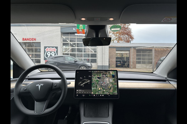 Tesla Model Y Long Range AWD 75 kWh DUAL MOTOR  / AUTOPILOT / TREKHAAK / STOEL & STUURVERW / PANO