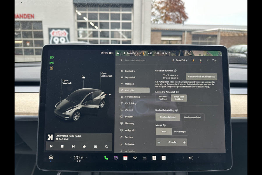 Tesla Model Y Long Range AWD 75 kWh DUAL MOTOR  / AUTOPILOT / TREKHAAK / STOEL & STUURVERW / PANO