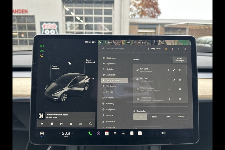 Tesla Model Y Long Range AWD 75 kWh DUAL MOTOR  / AUTOPILOT / TREKHAAK / STOEL & STUURVERW / PANO