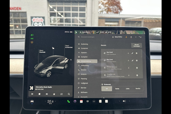 Tesla Model Y Long Range AWD 75 kWh DUAL MOTOR  / AUTOPILOT / TREKHAAK / STOEL & STUURVERW / PANO