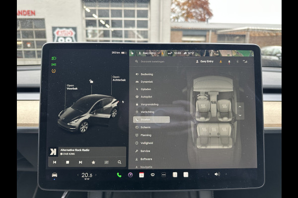 Tesla Model Y Long Range AWD 75 kWh DUAL MOTOR  / AUTOPILOT / TREKHAAK / STOEL & STUURVERW / PANO