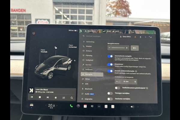 Tesla Model Y Long Range AWD 75 kWh DUAL MOTOR  / AUTOPILOT / TREKHAAK / STOEL & STUURVERW / PANO