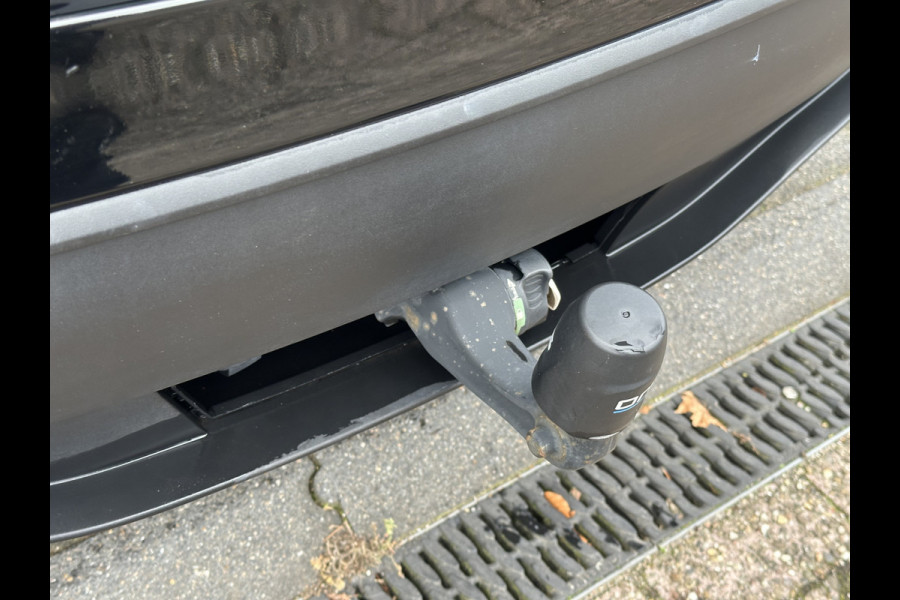 Tesla Model Y Long Range AWD 75 kWh DUAL MOTOR  / AUTOPILOT / TREKHAAK / STOEL & STUURVERW / PANO