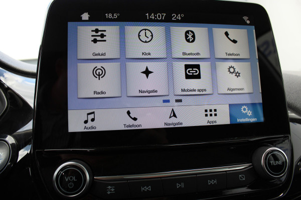 Ford Fiesta 1.0-100pk EcoBoost Titanium 5drs. Uiterst nette, luxe en zuinige Ford Fiesta. Voalautm. airco, Cruise control, Navigatie, LM wielen, Metallic lak, Parkeersensoren achter, Telefoonvoorb., Lane assist etc.