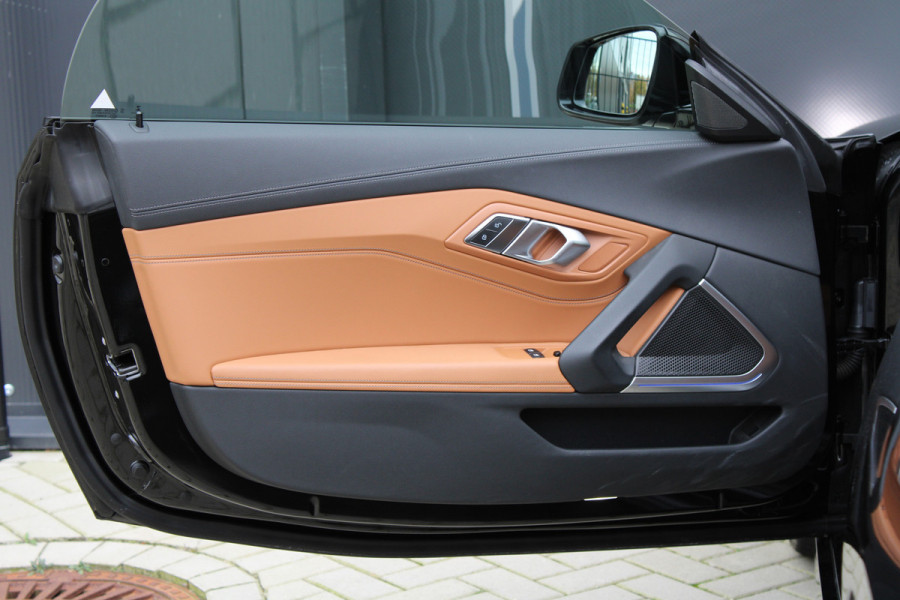 BMW Z4 Roadster sDrive20i High Executive | NIEUWSTAAT! | M-SPORT | KEYLESS | STUURVERW | SFEER | CAMERA | LED | ALARM KLASSE 3 |