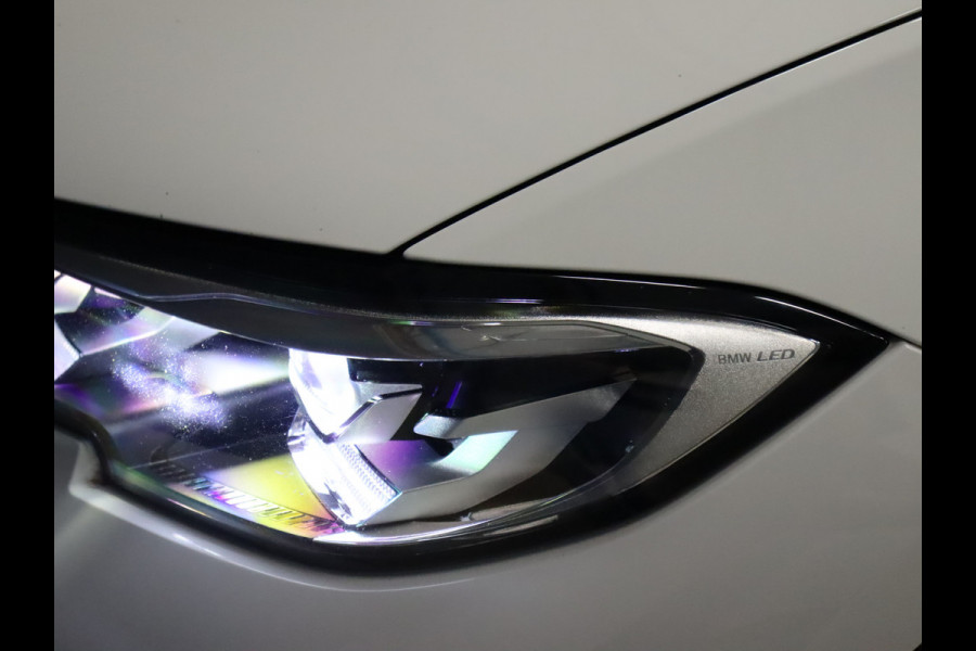 BMW 3 Serie Touring 320i M Sport [APPLE CARPLAY, M SPORTSTUUR, DAB, LED, LIVE COCKPIT, TREKHAAK AFNEEMBAAR, CRUISE, CLIMATE, NIEUWSTAAT]