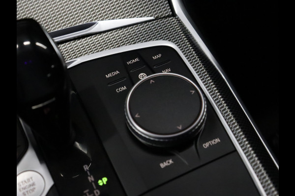 BMW 3 Serie Touring 320i M Sport [APPLE CARPLAY, M SPORTSTUUR, DAB, LED, LIVE COCKPIT, TREKHAAK AFNEEMBAAR, CRUISE, CLIMATE, NIEUWSTAAT]