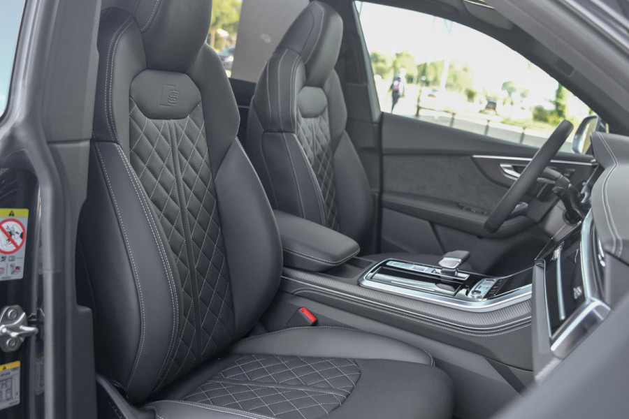 Audi Q8 60 TFSI e quattro Pro Line S Competition. RS Zetels, Massage, Carbon, 4W sturing, Softcl, Pano, Koeling, HUD, B&O, Trekh!