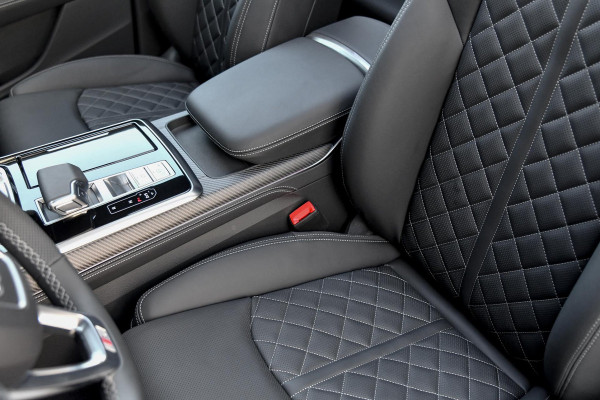 Audi Q8 60 TFSI e quattro Pro Line S Competition. RS Zetels, Massage, Carbon, 4W sturing, Softcl, Pano, Koeling, HUD, B&O, Trekh!