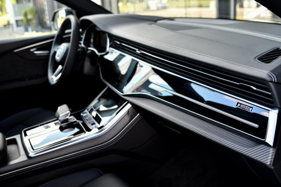 Audi Q8 60 TFSI e quattro Pro Line S Competition. RS Zetels, Massage, Carbon, 4W sturing, Softcl, Pano, Koeling, HUD, B&O, Trekh!