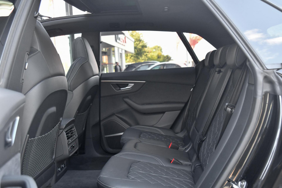 Audi Q8 60 TFSI e quattro Pro Line S Competition. RS Zetels, Massage, Carbon, 4W sturing, Softcl, Pano, Koeling, HUD, B&O, Trekh!