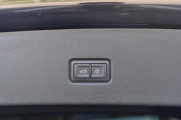 Audi Q8 60 TFSI e quattro Pro Line S Competition. RS Zetels, Massage, Carbon, 4W sturing, Softcl, Pano, Koeling, HUD, B&O, Trekh!